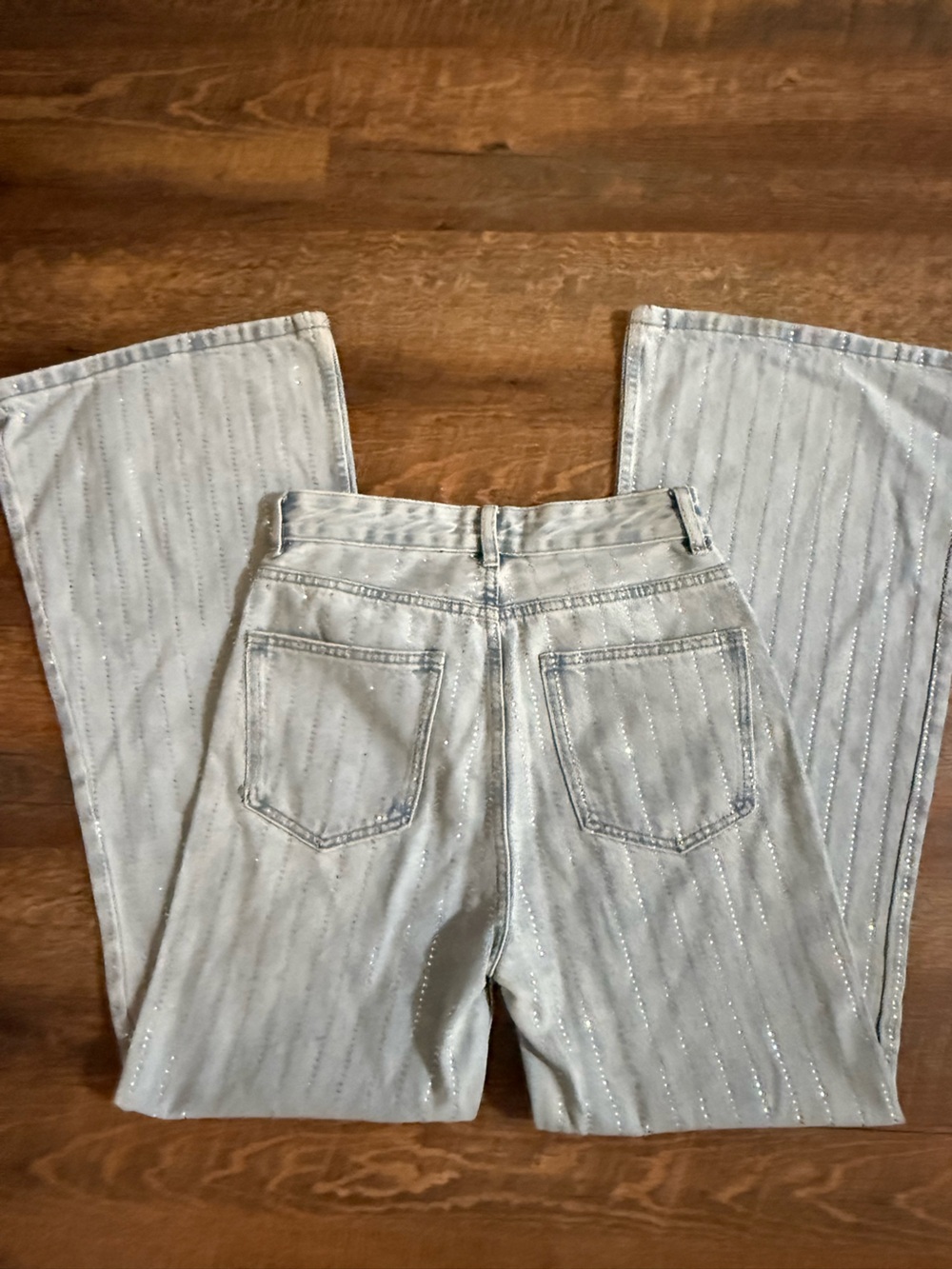 FORE Collection Rhinestone Wide Leg Jeans Light Wash Size S - Picture 3 of 3